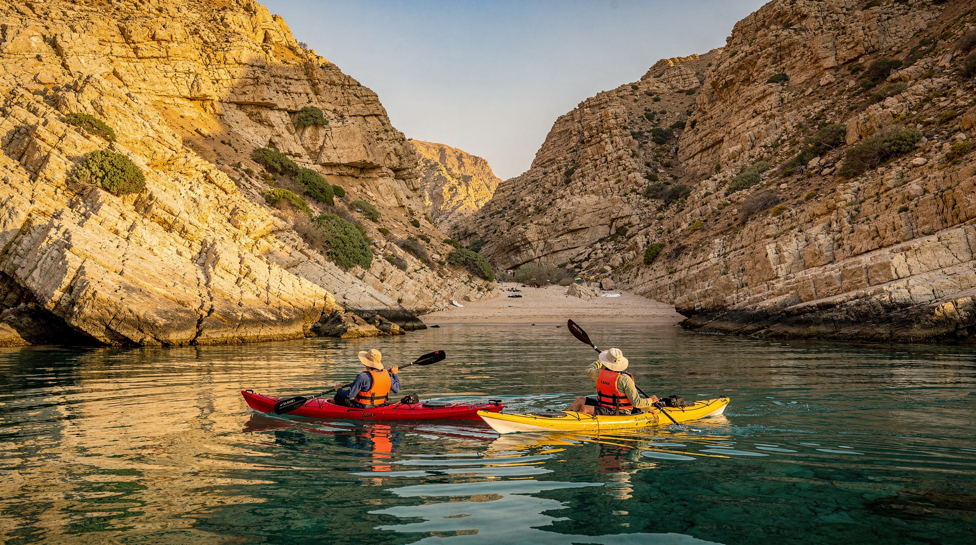 Kajak in Bandar Khayran: Omans verborgenes Seekajak-Paradies
