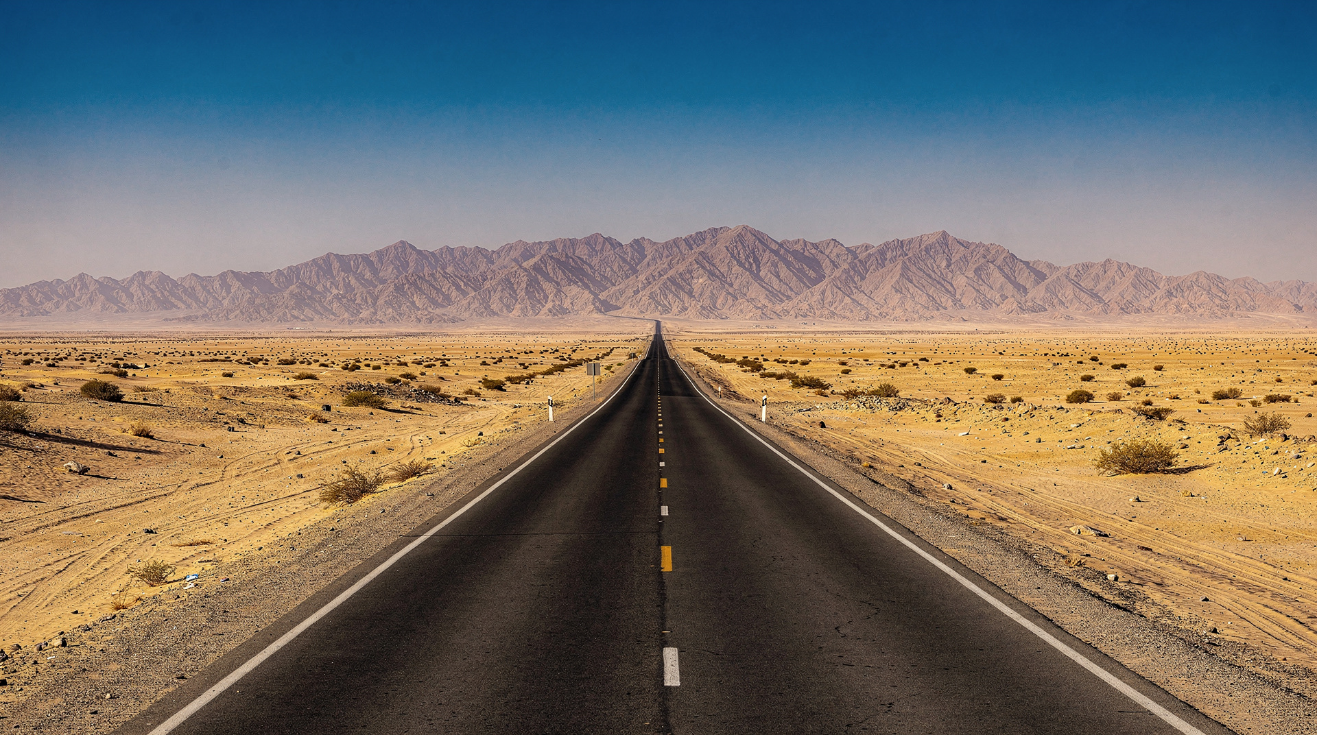 Fahrt von Maskat nach Salalah: Der 1.000-km-Wüstenautobahn-Ratgeber